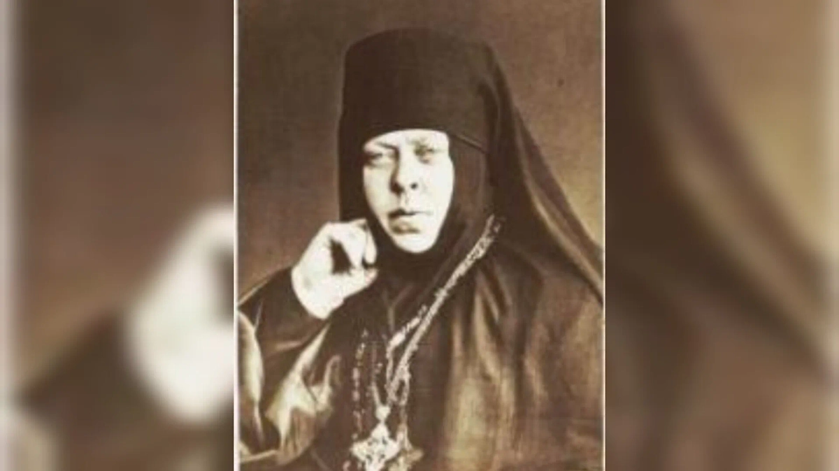 Игуменья Митрофания вела честный образ жизни, была монашкой, но и её жизнь вынудила заниматься мошенничеством. Фото © Wikipedia / Lexandor