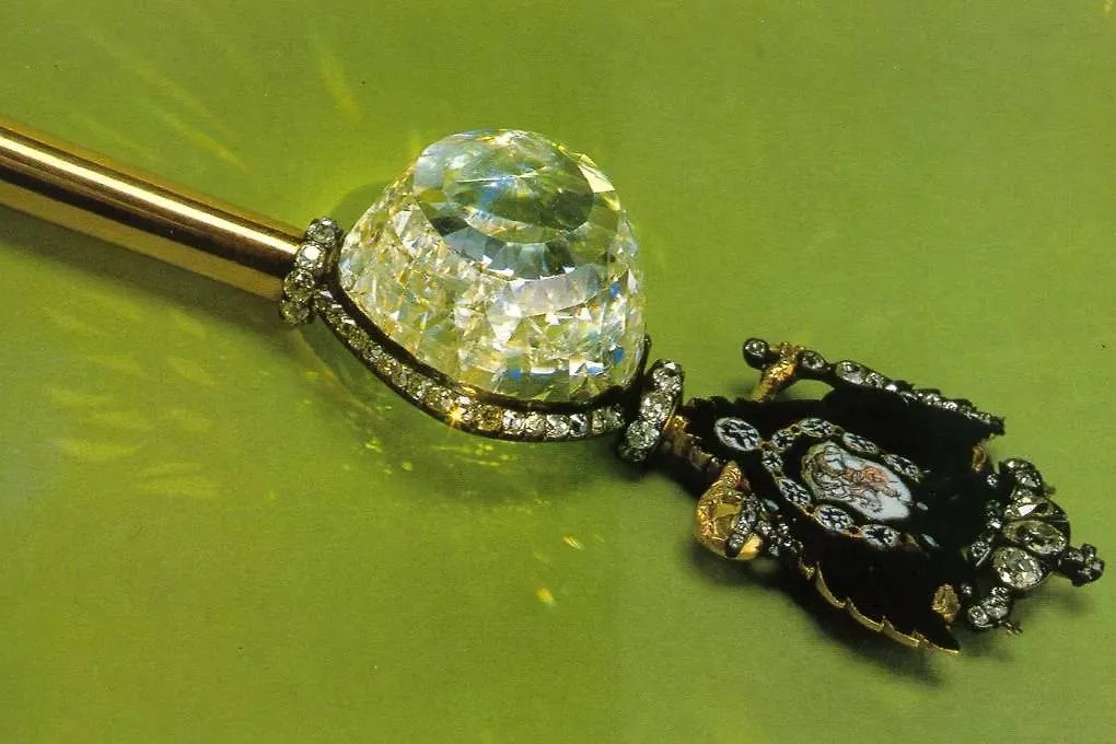 Алмаз «Орлов» имеет уникальную форму. Фото © Wikipedia / Elkan Wijnberg