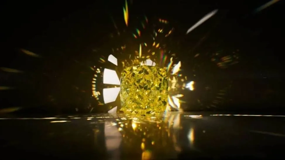 Вес бриллианта «Новое Солнце» более 100 карат. Фото © Telegram / ALROSA