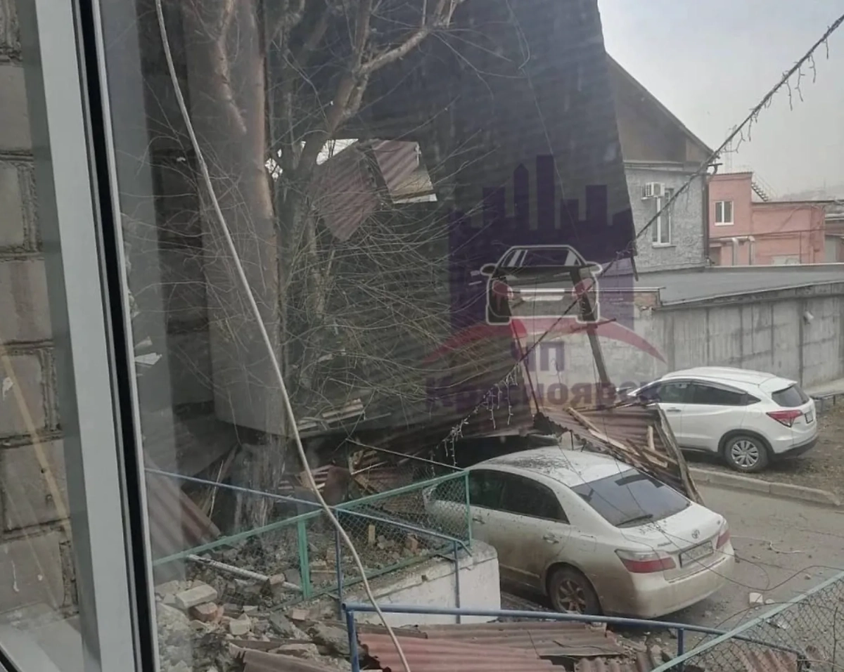 Ураган в Красноярске. Фото © Telegram / ЧП Красноярск