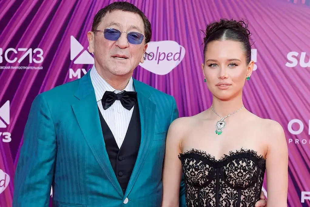 Аврора Киба и Григорий Лепс познакомились в 2024 году. Тогда же стали появляться вместе на красной дорожке. Фото © ТАСС / Сергей Карпухин