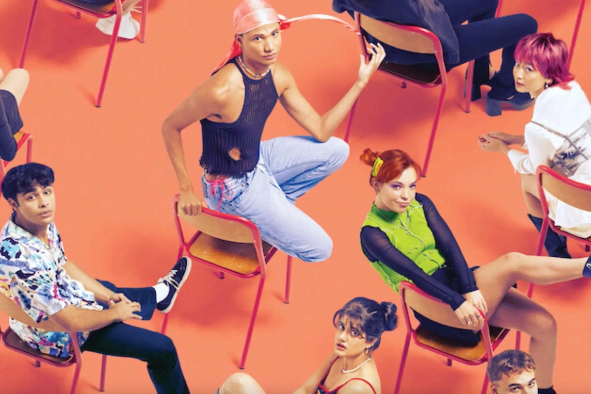 Фото © «Школа разбитых сердец» (сериал 2022–2025), режиссёры Грейси Отто, Ниа Шарма, сценаристы Ханна Кэрролл Чепмен, Бен Гэннон и др. / Kinopoisk 