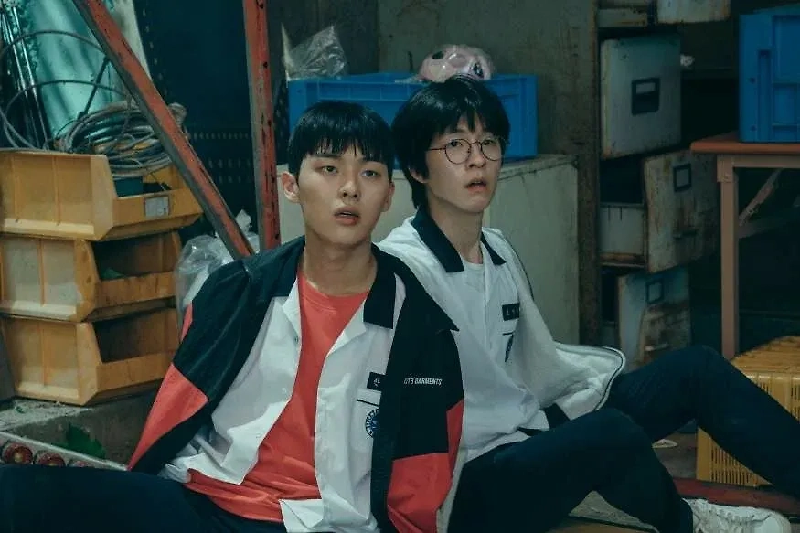 Где смотреть дораму «Слабый герой» 2 сезон в 2025 году. Фото © Кадр из сериала «Слабый герой», режиссёры Ю Су-мин, Пак Тан-хи, сценаристы Ю Су-мин, Ким Джин-сок / Kinopoisk