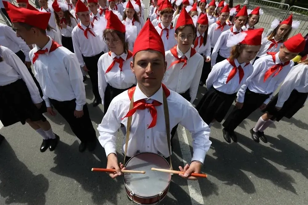 Пионеры прививали детям любовь к полезному для общества труду, причём с ранних лет. Фото © Shutterstock / FOTODOM / Alexey Pavlishak