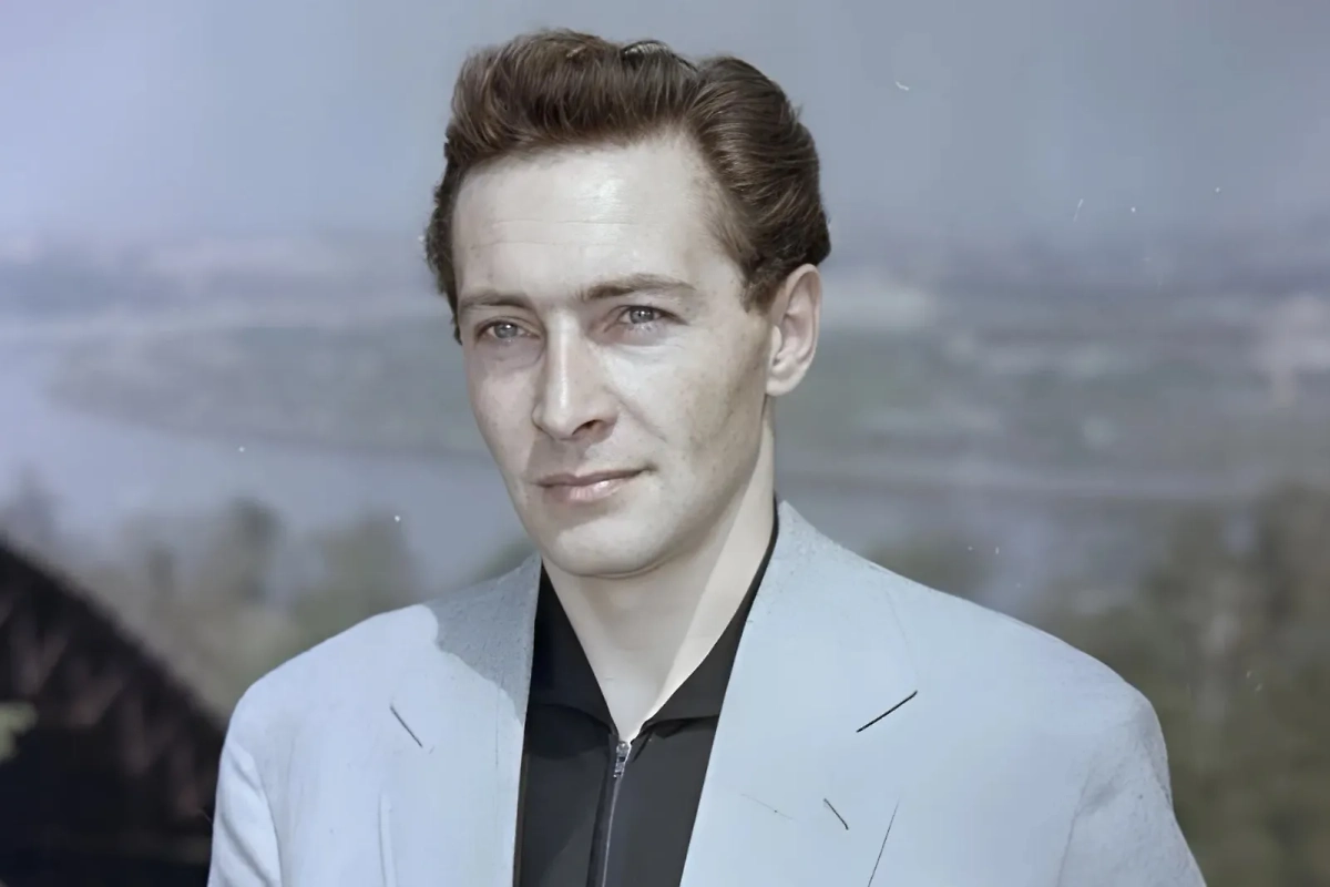 Его любили так самозабвенно, что сейчас на телевидении думают о дипфейках... Фото © Kinopoisk