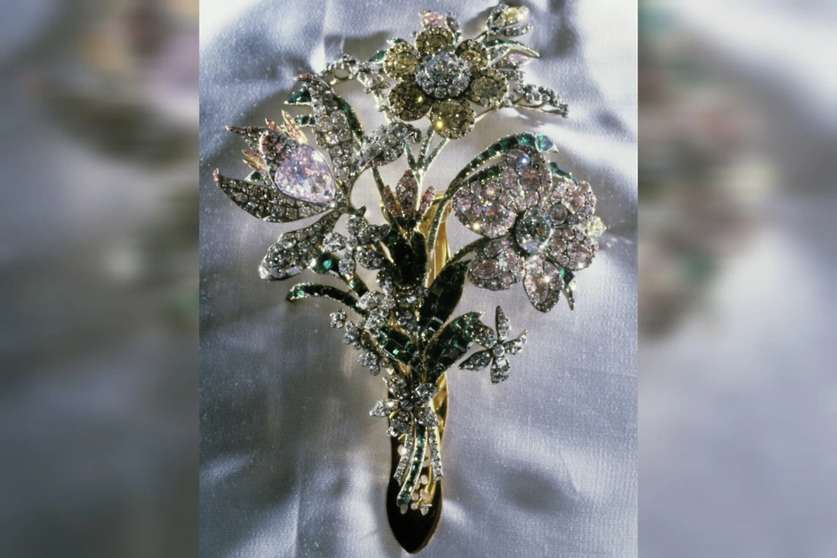 Елизавета Петровна любила как изящные украшения, так и мужскую одежду. Фото © РИА «Новости» / Юрий Сомов