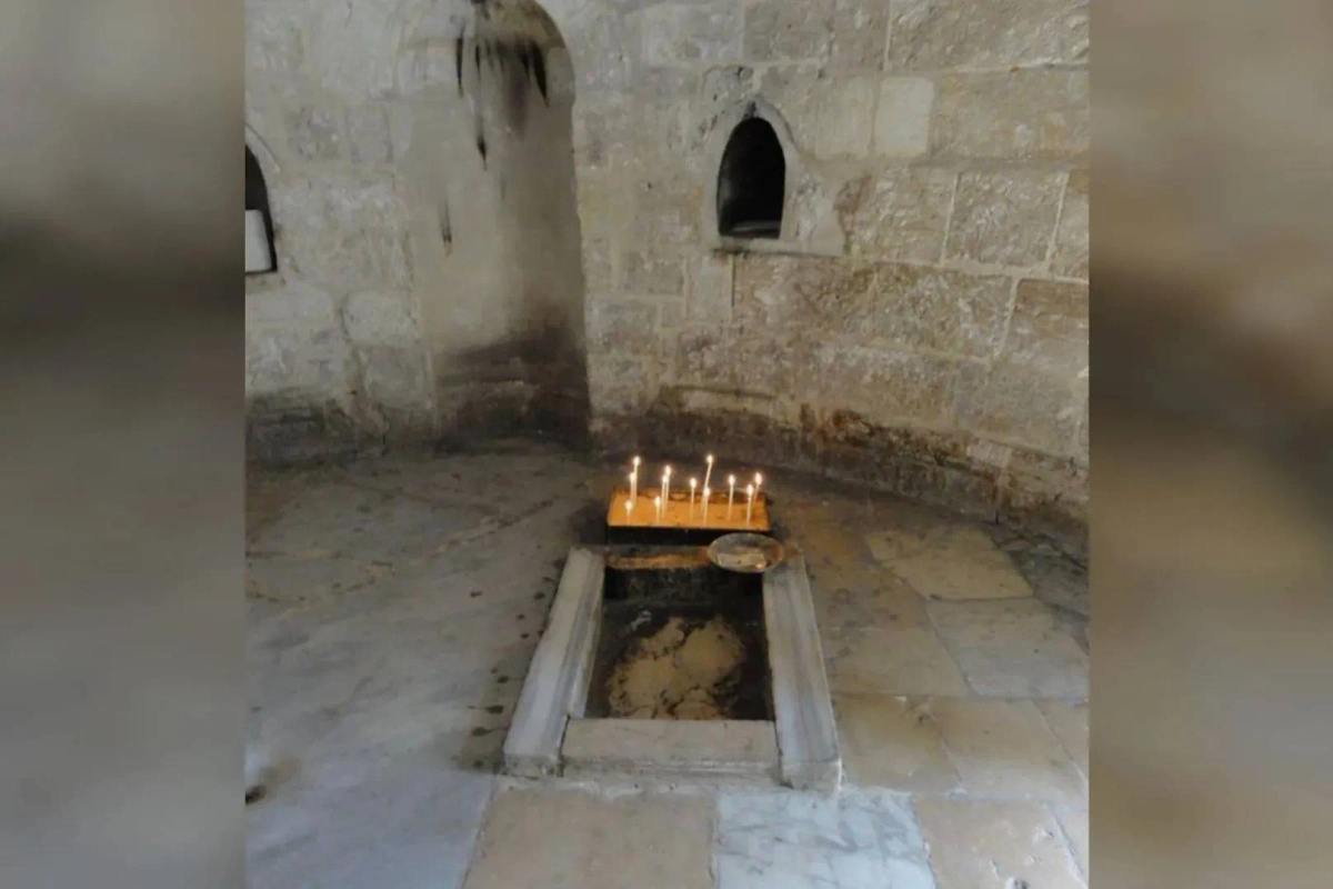 Первые христиане праздновали Вознесение Господне по наитию. В 2025 мы празднуем этот православный праздник так, как завещал Иоанн Златоуст. Место Вознесения на вершине Елеонской горы. Фото © Wikipedia / Ssanny1885