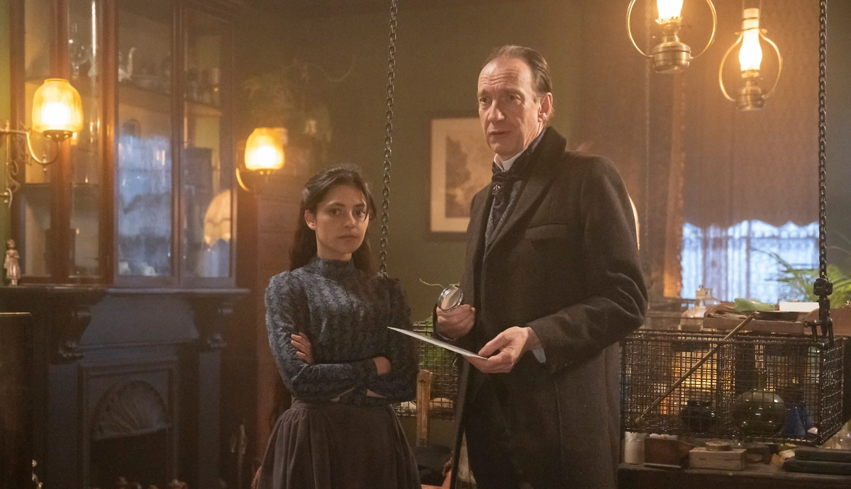 Фото © Кадр из фильма «Шерлок и дочь», режиссёры 
Брин Хиггинс, Эль-Майя Тэйлфизерс, сценарист Брендан Фоли и др. / Kinopoisk 