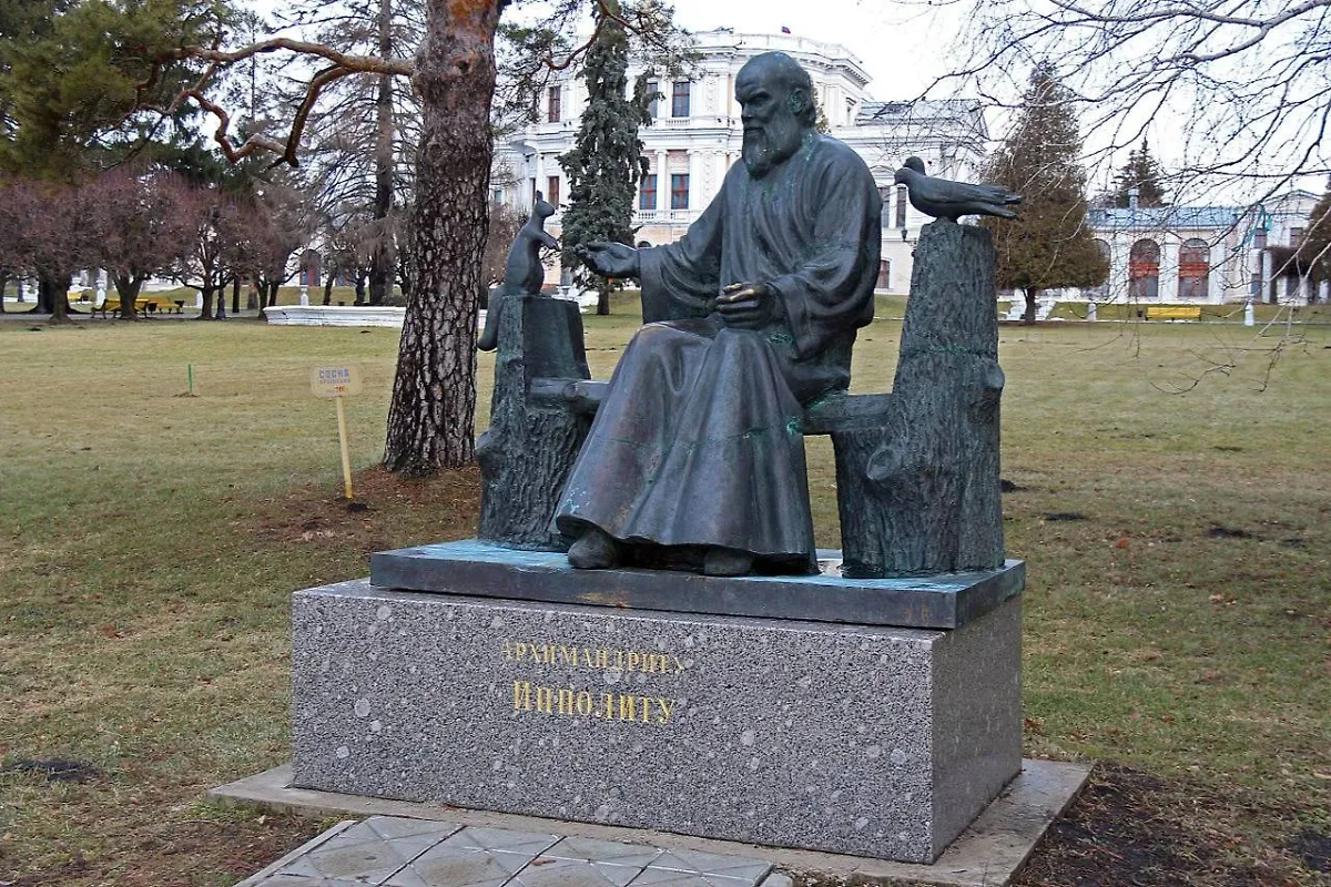 Архимандрит Ипполит знал, что у России будет много врагов. Пока он был жив, врагов у России было мало. Фото © Wikipedia / evatutin