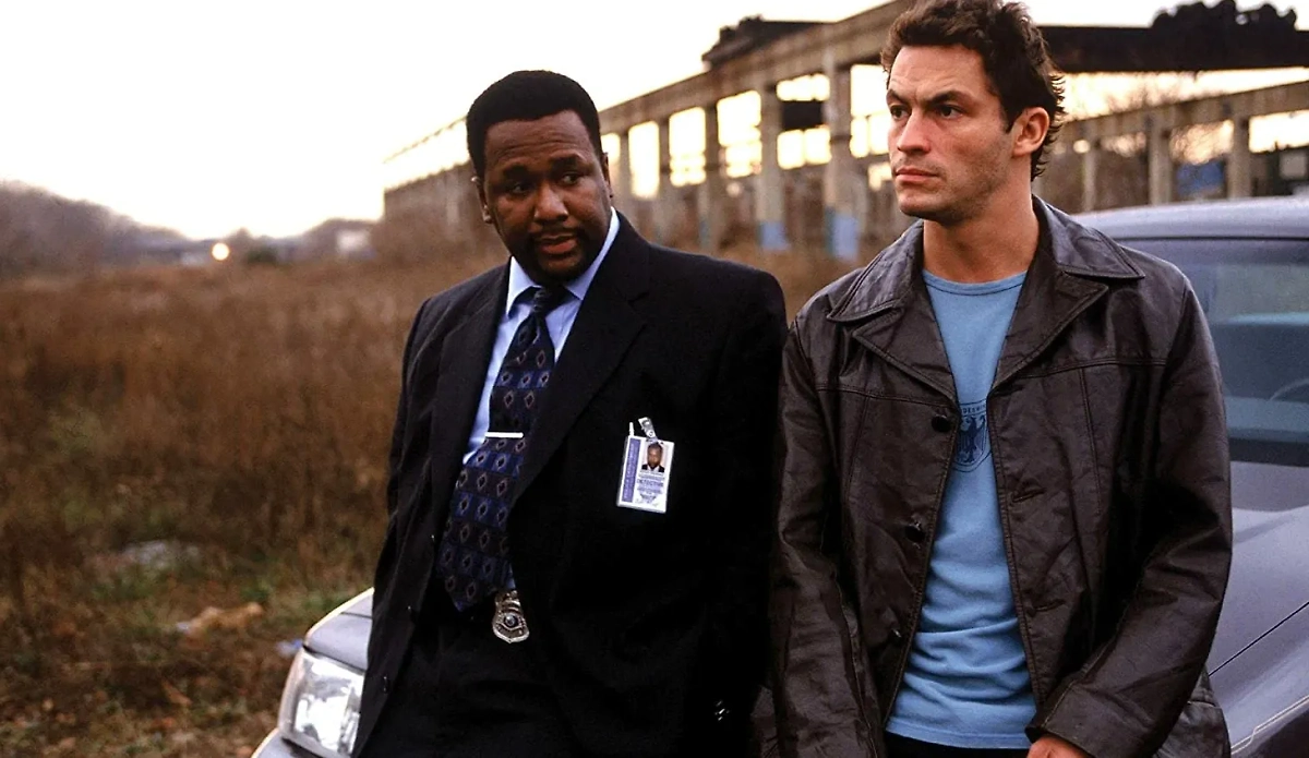 Фото © Кадр из фильма «Прослушка», режиссёр Джо Чаппелль и др., сценарист Дэвид Саймон и др. / Kinopoisk