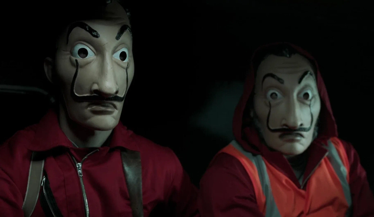 Фото © Кадр из фильма «Бумажный дом», режиссёр Хесус Кольменар и др., сценарист Алекс Пина и др. / Kinopoisk 