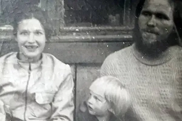 Очень скоро Виктор понял, что в одиночку он может пережить не каждую таёжную зиму. Погодка в Сибири чуть более сурова, чем в Центральной России. Фото © Youtube / ЧУЖИЕ ЖИЗНИ