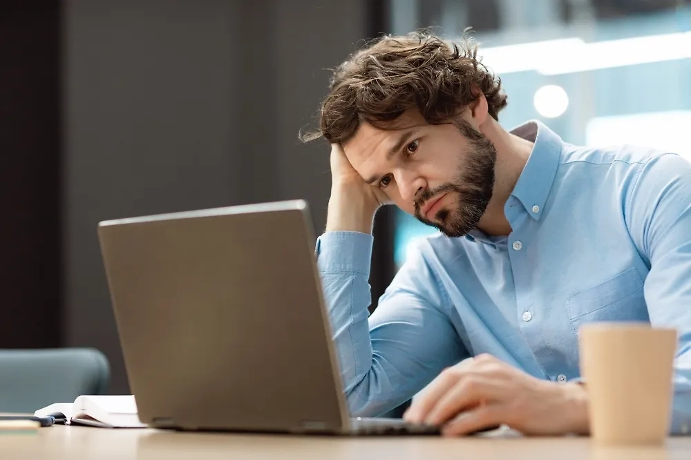 Утомляемость — один из первых признаков дефицита магния. Фото © Shutterstock / FOTODOM / Prostock-studio