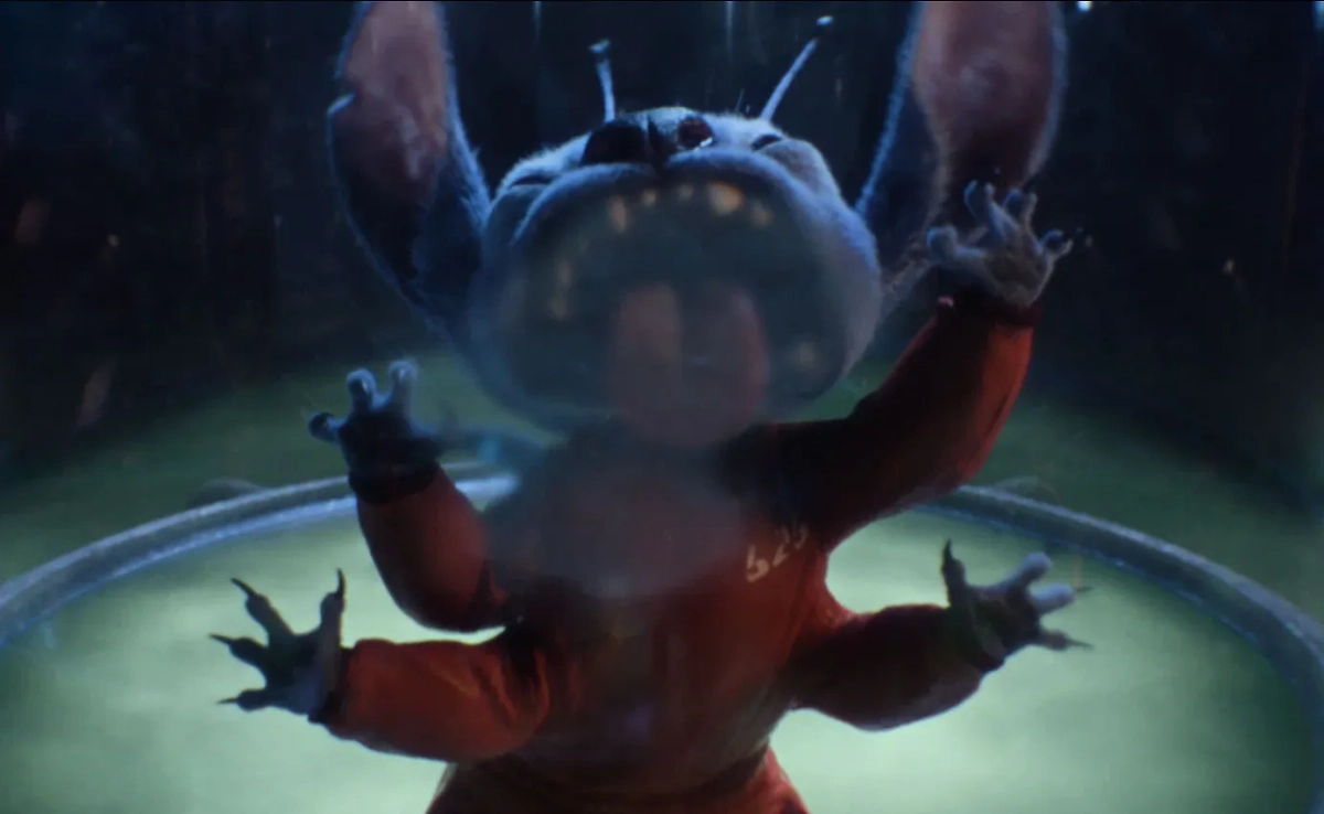 Стич и в фильме сохранит своё фирменное очарование, но будут и новые акценты. Фото © Кадр из фильма «Лило и Стич», режиссёр Дин Флейшер-Кэмп, сценарист Chris Kekaniokalani Bright и др. / Kinopoisk