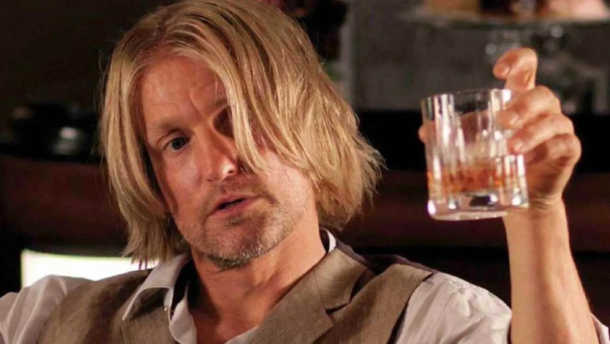 «Рассвет жатвы» расскажет о пути будущего ментора Китнисс и Пита — Хеймитча. Фото © Кадр из фильма «Голодные игры: и вспыхнет пламя», режиссёр Фрэнсис Лоуренс, сценарист Саймон Бофойи др. / Kinopoisk