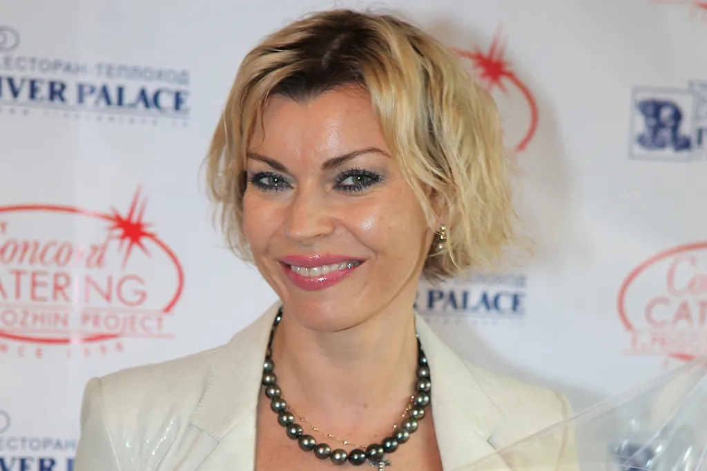 Лада Дэнс не смогла ужиться с проблемным бизнесменом, который к тому времени так и не построил дом. Фото © ТАСС / Елизавета Клементьева