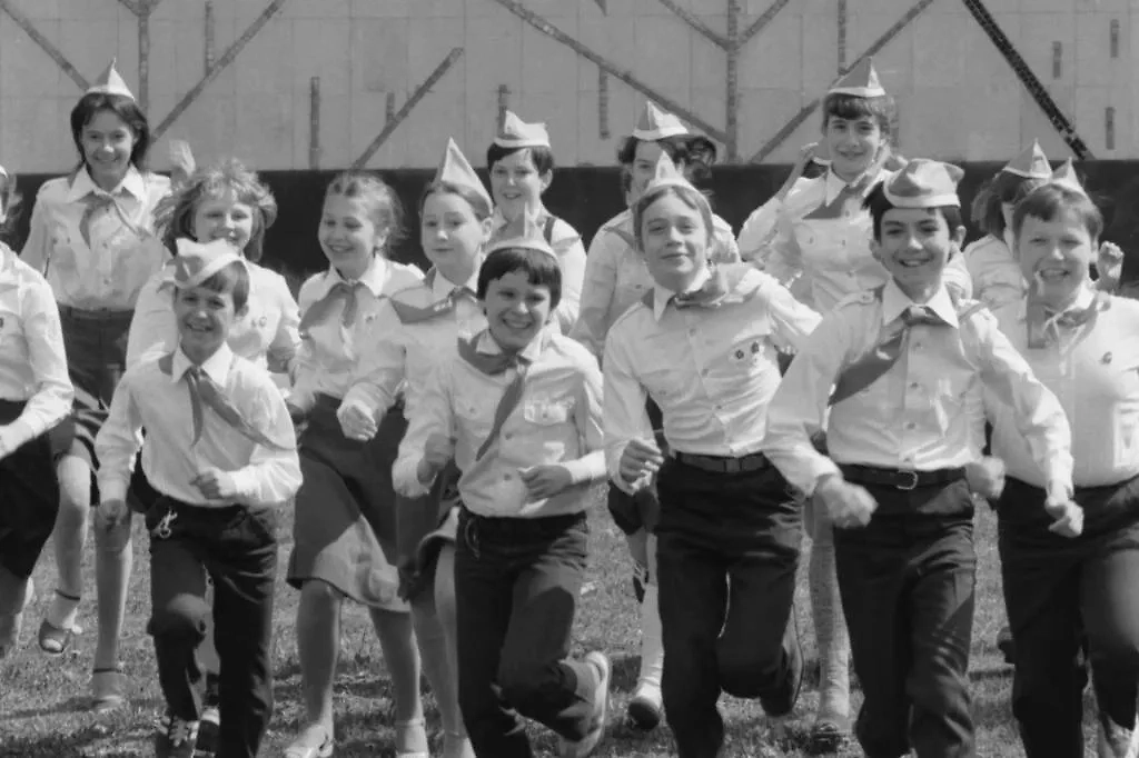 Юные жители города во время праздника, г. Москва. Фото © ТАСС / Александр Сенцов