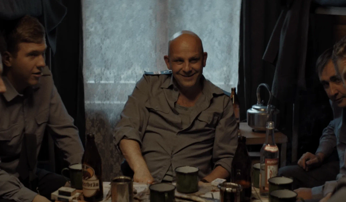 «Тень Чикатило» — это продолжение истории о Чикатило, но уже с другим маньяком. Фото © Кадр из фильма «Тень Чикатило», режиссёры Сарик Андреасян, Давид Дадунашвили, сценарист Сергей Волков / Kinopoisk