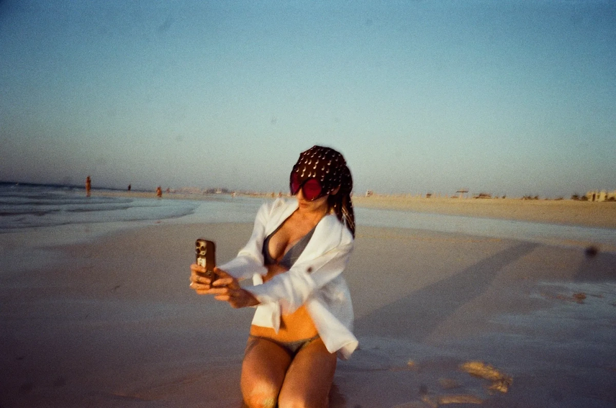 Ивлеева в очках Prada. Фото © Instagram (признан экстремистской организацией и запрещён на территории Российской Федерации) / nastyaivleeva