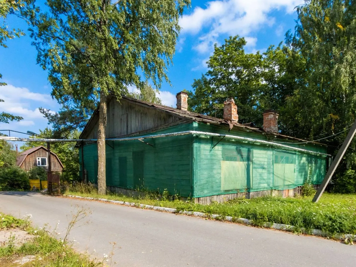 Корпус бывшего военного госпиталя в Красном Селе. Фото © Telegram / РАД: Новости торгов