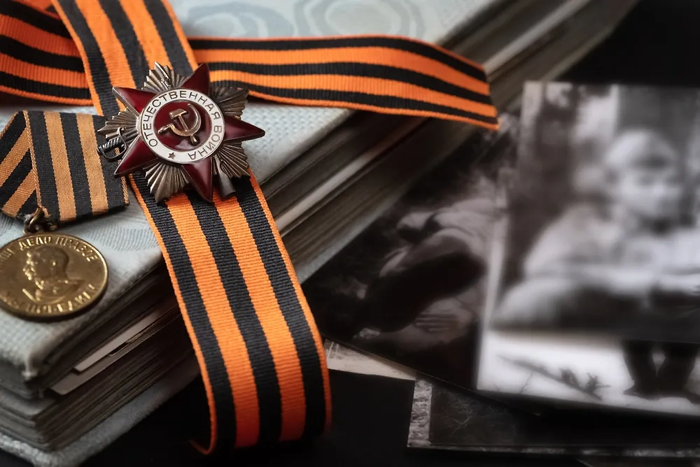 9 Мая 2025: Поздравления с Днём Победы. Топ пожеланий на любой вкус: короткие, оригинальные, искренние, своими словами и для бойцов СВО. Фото © Фото © Shutterstock / FOTODOM / GIOIA PHOTO