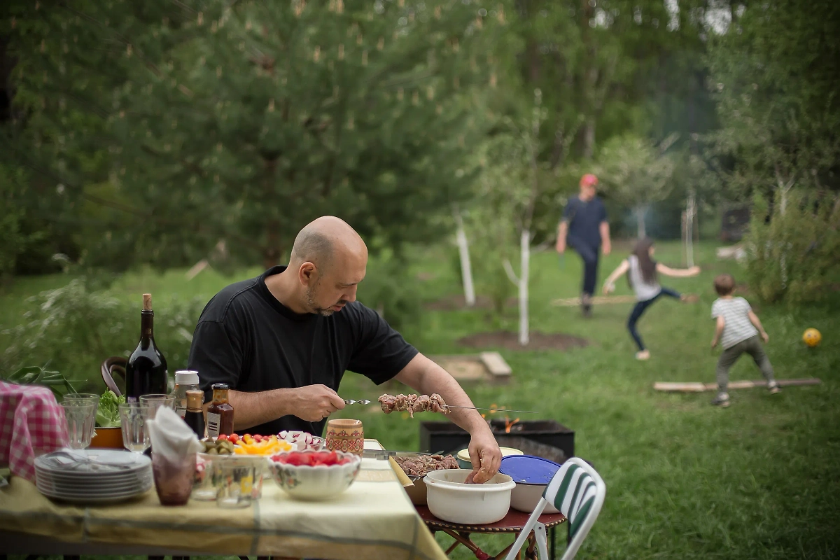 Как правильно хранить продукты на пикнике без холодильника. Фото © Shutterstock / FOTODOM / Smolina Marianna