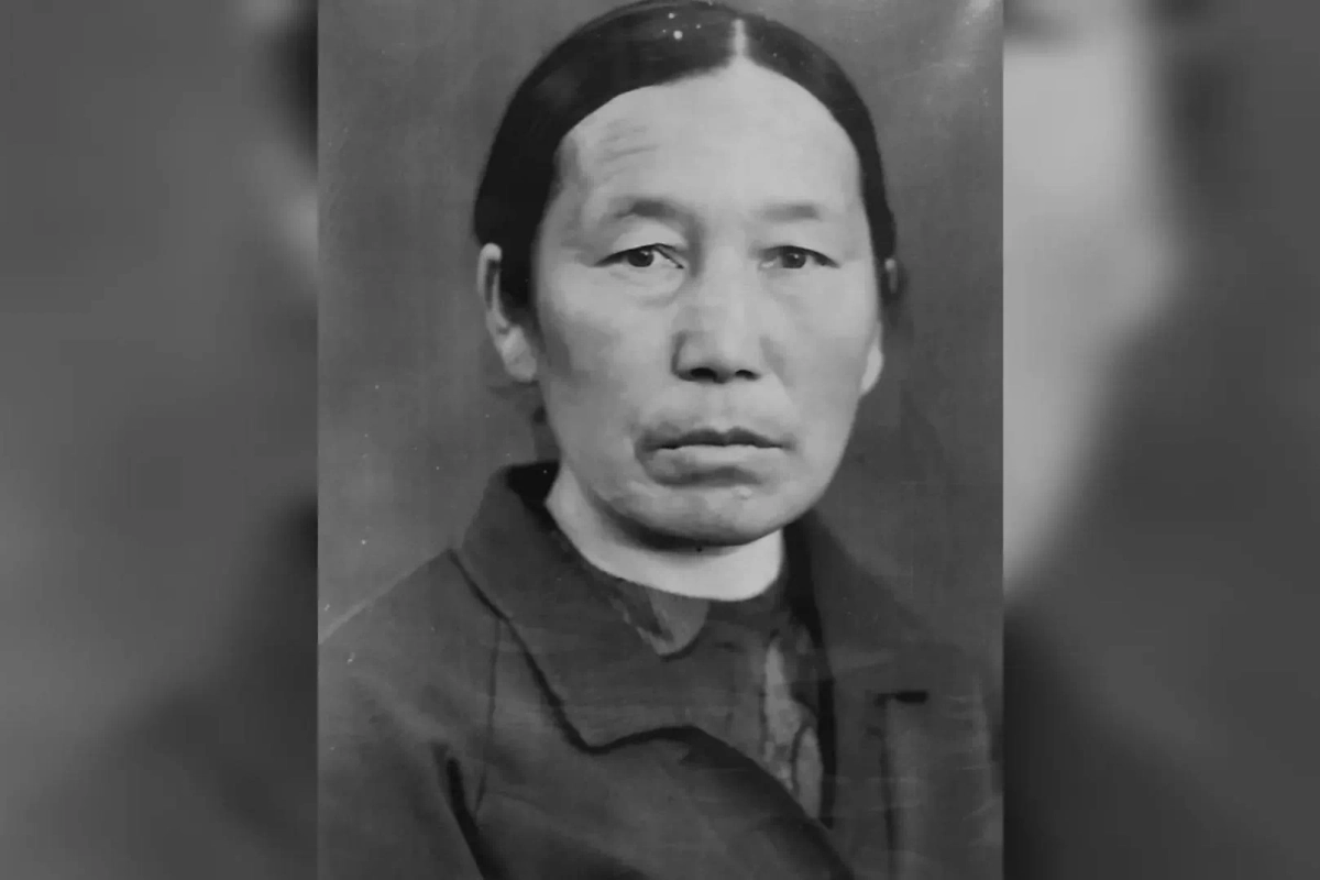 Токтогон Алтыбасарову знают как «маму Тоню». Она выходила более сотни детей из блокадного Ленинграда. Фото © tvspb.ru