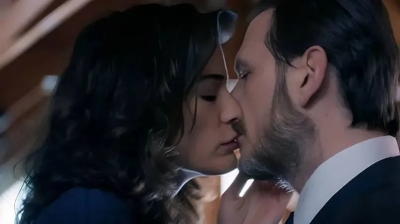 Сериал «Фи, Чи, Пи» полон непредсказуемых поворотов. Фото © Кадр из фильма «Фи, Чи, Пи», режиссёр Мерт Байкал / Kino-teatr