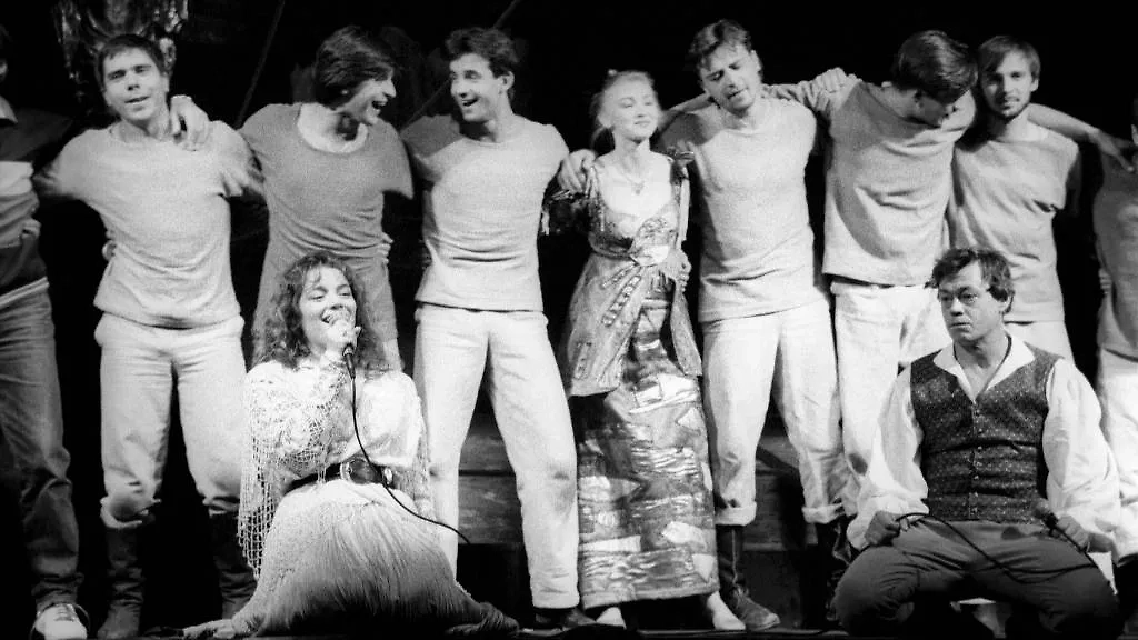 «Юнона и Авось» — что всё это значит? Кто все эти люди? Фото © ТАСС / Анатолий Морковкин