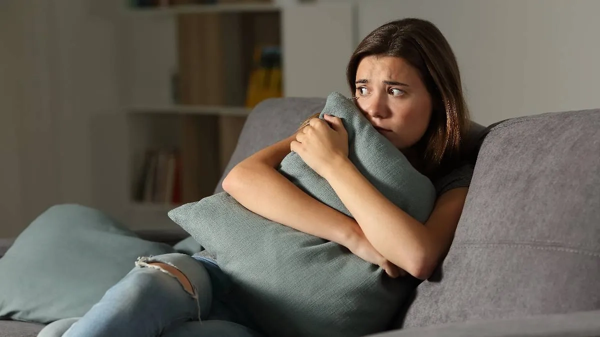 Духи в доме: основные симптомы, которые нельзя игнорировать. Фото © Shutterstock / FOTODOM / Antonio Guillem