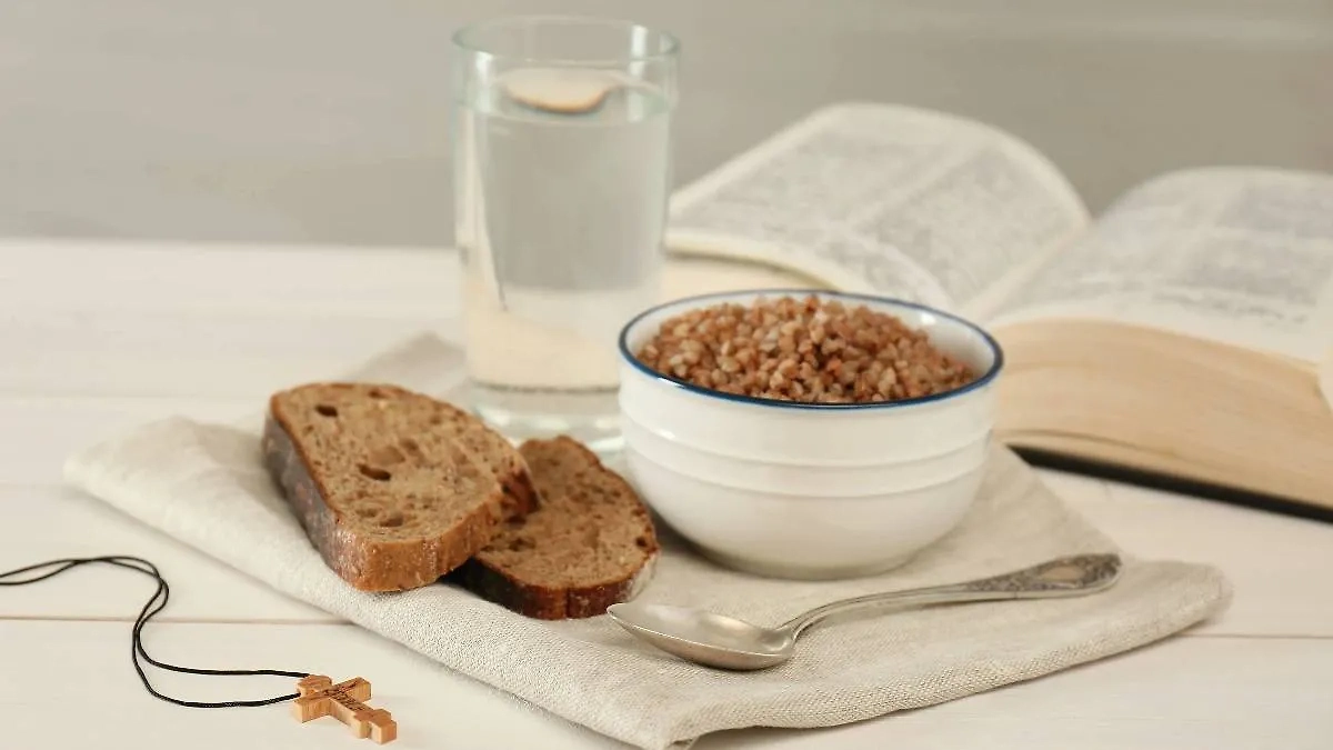 Несмотря на опасность перегибов, соблюдать пост всё же полезно для здоровья. Фото © Shutterstock / FOTODOM / New Africa