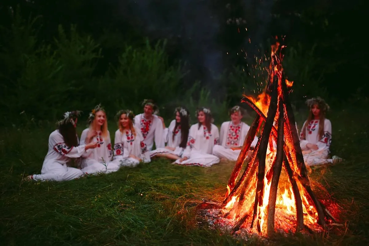 Ивана Купала 2025 существует, несмотря на то что многие хотели уничтожить этот праздник. Фото © Shutterstock / FOTODOM / David Tadevosian