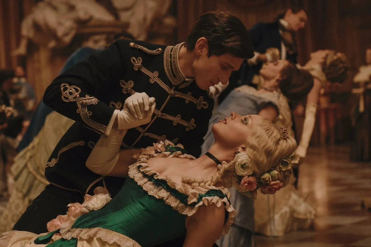 5 причин посмотреть «Гадкую сестру» — самый жестокий хоррор про Золушку. Фото © Кадр из фильма «Гадкая сестра», режиссёр Эмили Блихфельдт / Kinopoisk