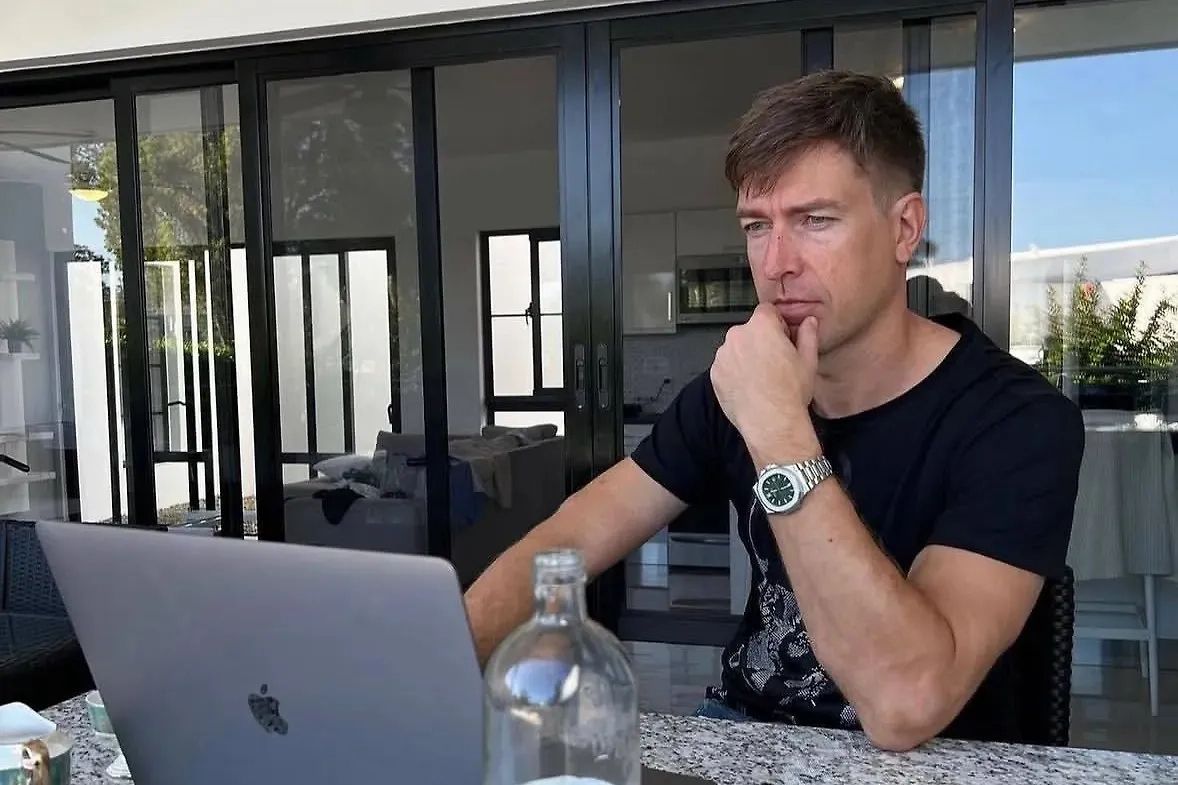 Сейчас Алекс Лесли судорожно чистит социальные сети, но одновременно выступает с оскорбительными комментариями в отношении пострадавших девушек. Фото © Instagram (признан экстремистской организацией и запрещён на территории Российской Федерации) / alexlesley11 