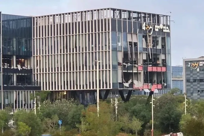 Иран атаковал здание IT-компании CyberSpark в Беэр-Шеве, где была и штаб-квартира Microsoft. Фото © Telegram / shot