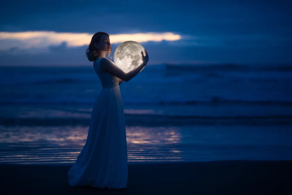 Что происходит в день новолуния: научное объяснение лунного влияния. Фото © Shutterstock / FOTODOM / Anton27 