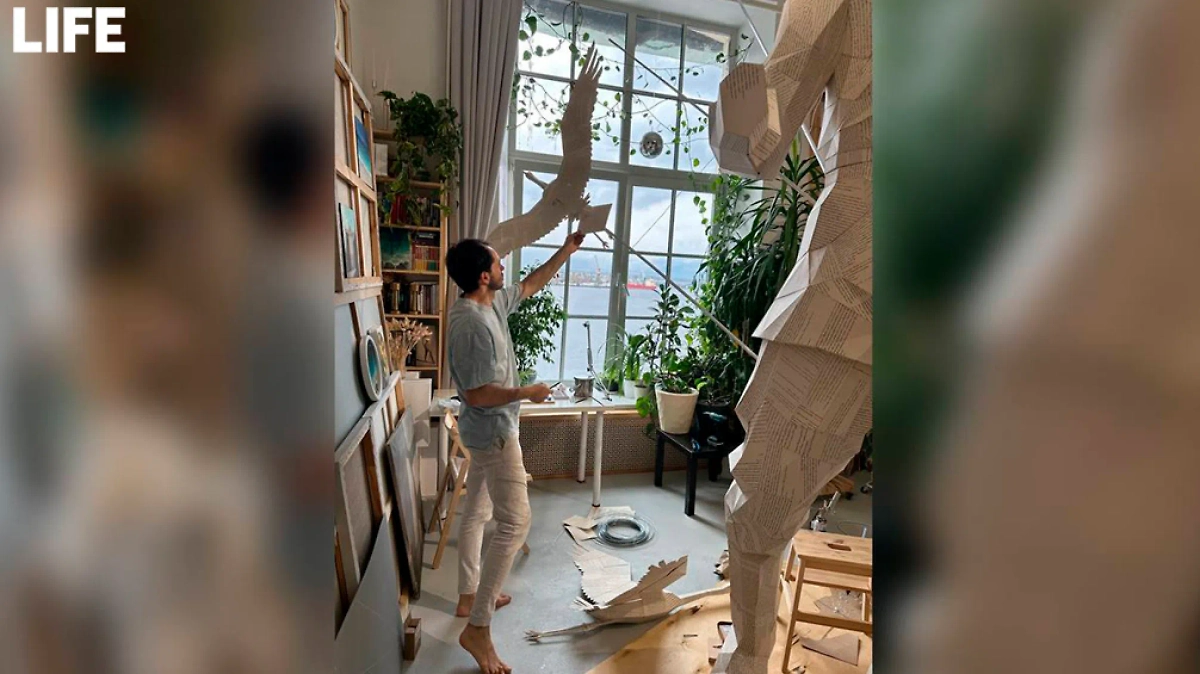 На создание скульптуры советского солдата в окружении журавлей из песни Марка Бернеса потребовалось более 600 листов с письмами. Фото из архива Ильи Гурко