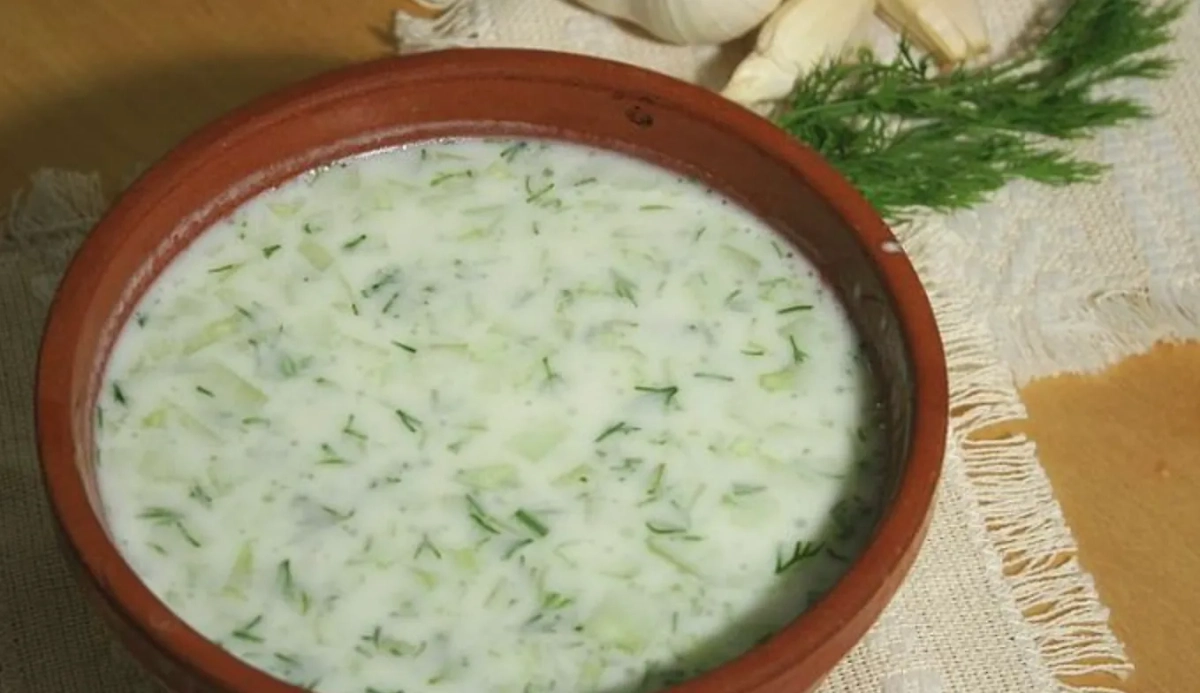 Таратор — традиционный болгарский холодный суп. Фото © Wikipedia / Ikonact