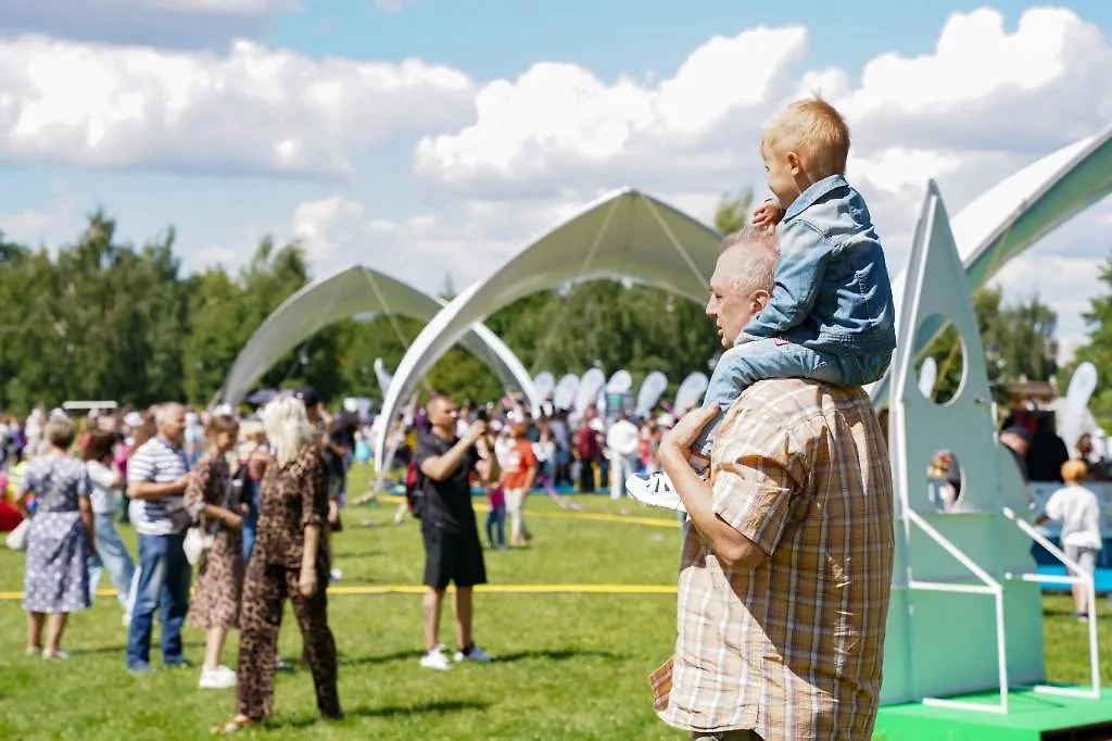 В 2025 году День семьи отмечают в ту же дату, что и в 2024-м. В 2026 году его будут отмечать примерно в то же время. Фото © ТАСС / Елизавета Журавлёва