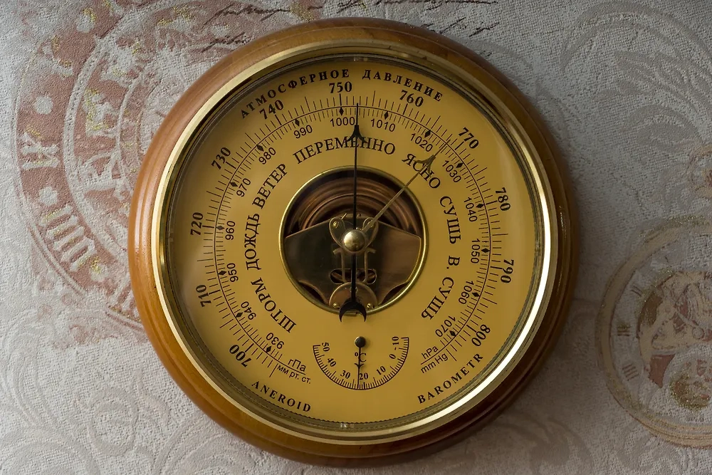 Метеочувствительность и мигрени: как осень влияет на головную боль. Фото © Shutterstock / FOTODOM / Alexander Matevosyan