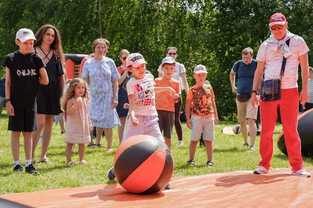 День семьи 2025 отмечают и в Санкт-Петербурге. Культурная столица подготовила большую программу. Фото © ТАСС / Елизавета Журавлёва