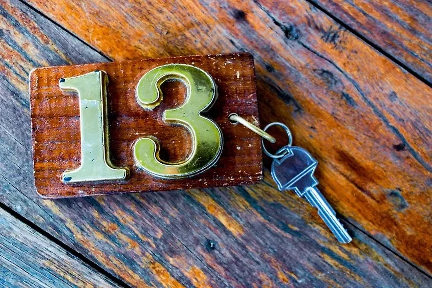 Какие номера квартир приносят болезни и неудачи жильцам. Фото © Shutterstock / FOTODOM / Ratchanee Sawasdijira