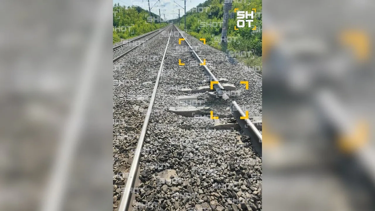 Повреждённое ж/д полотно в Воронежской области. Фото © SHOT