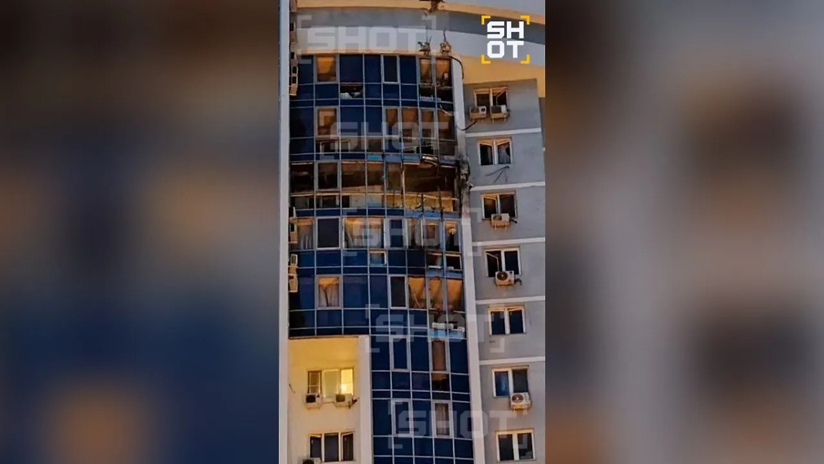 ЖК после взрыва БПЛА в Энгельсе. Фото © SHOT 