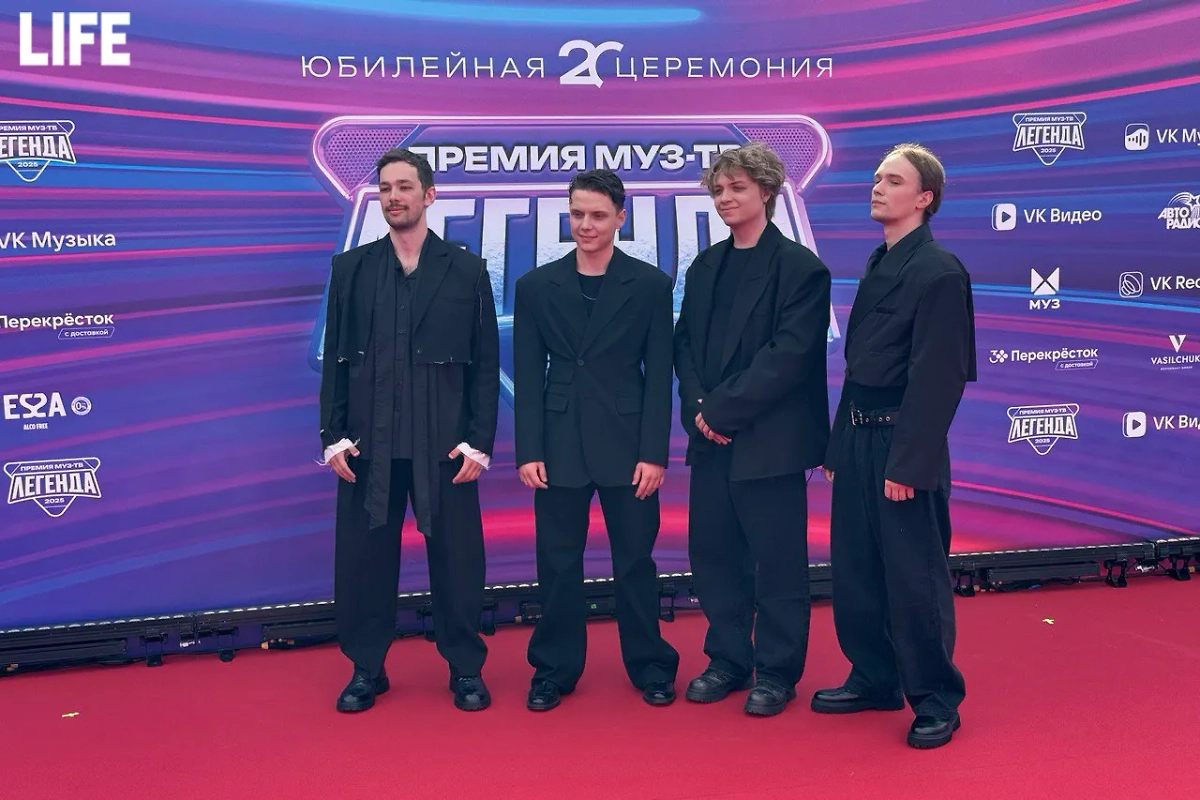 Звёзды на красной дорожке «Премии МУЗ-ТВ». Фото © Life.ru