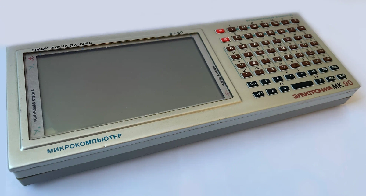 Прототипы планшетных компьютеров активно производили и в СССР, и на Западе. Фото © Wikipedia / Nzeemin