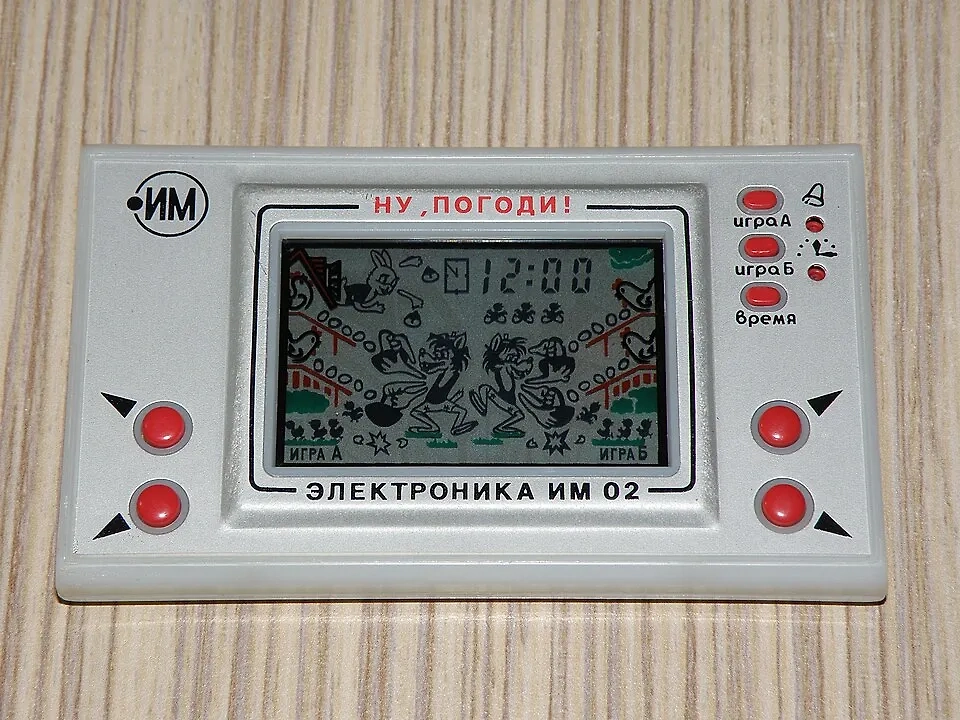 В СССР создали не просто игровую приставку, а портативную игровую приставку. Фото © Wikipedia / perepelin30