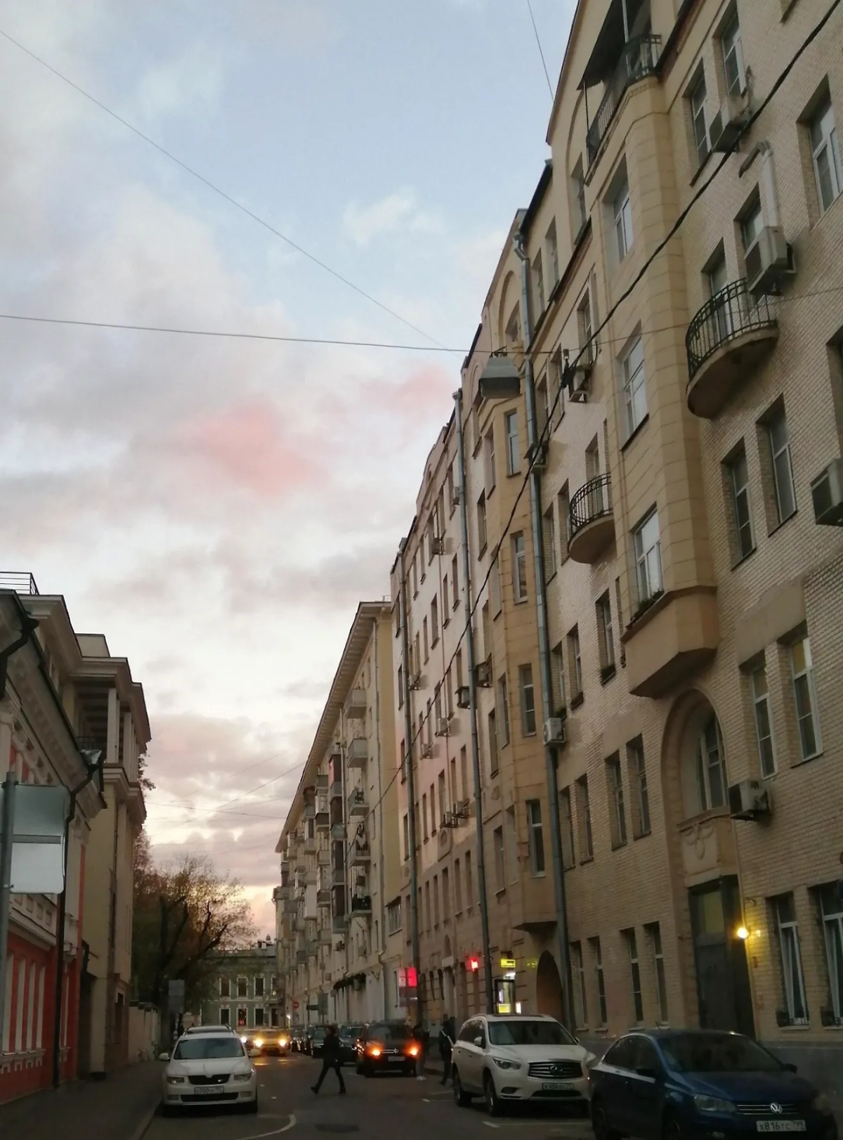 Справа дом Павла Деревянко. Фото © 2Gis