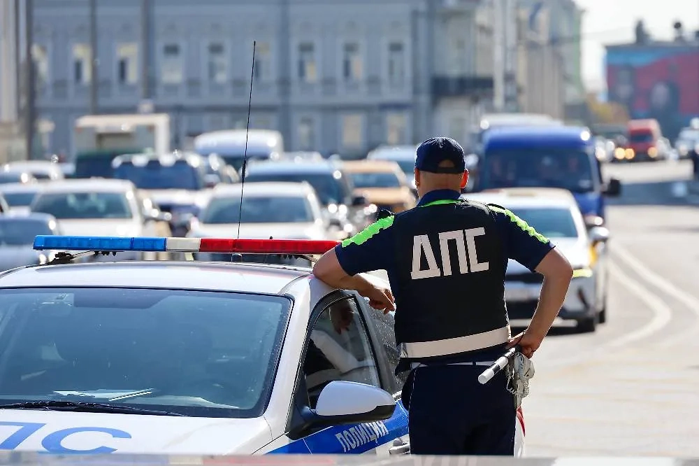 Штраф за неостановку по требованию инспектора будет увеличен. Фото © ТАСС / Олег Елков