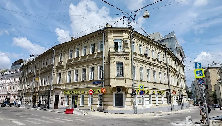 Исторический особняк, где была квартира у Юры Борисова. Фото © 2GIS   